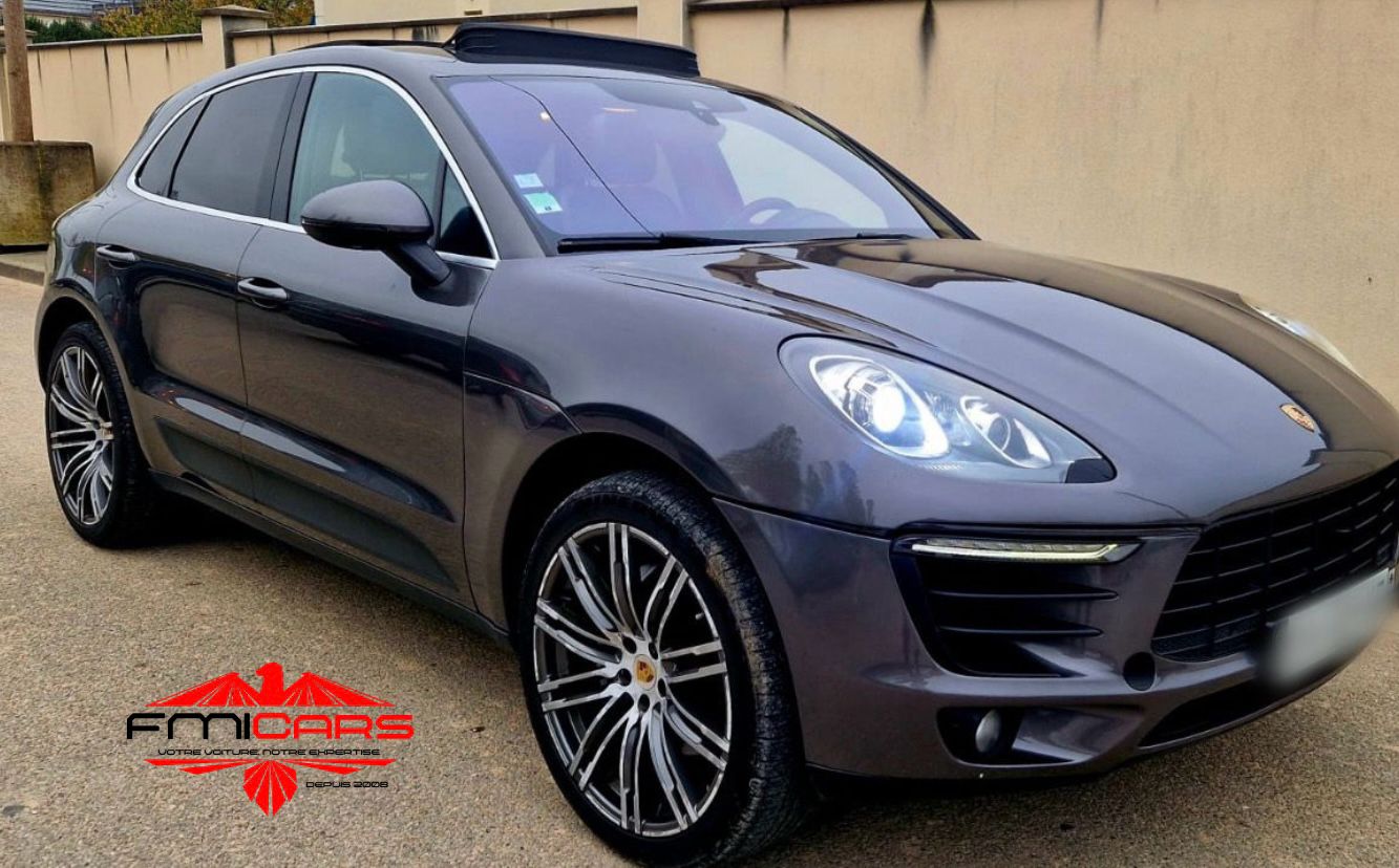 PORSCHE MACAN
